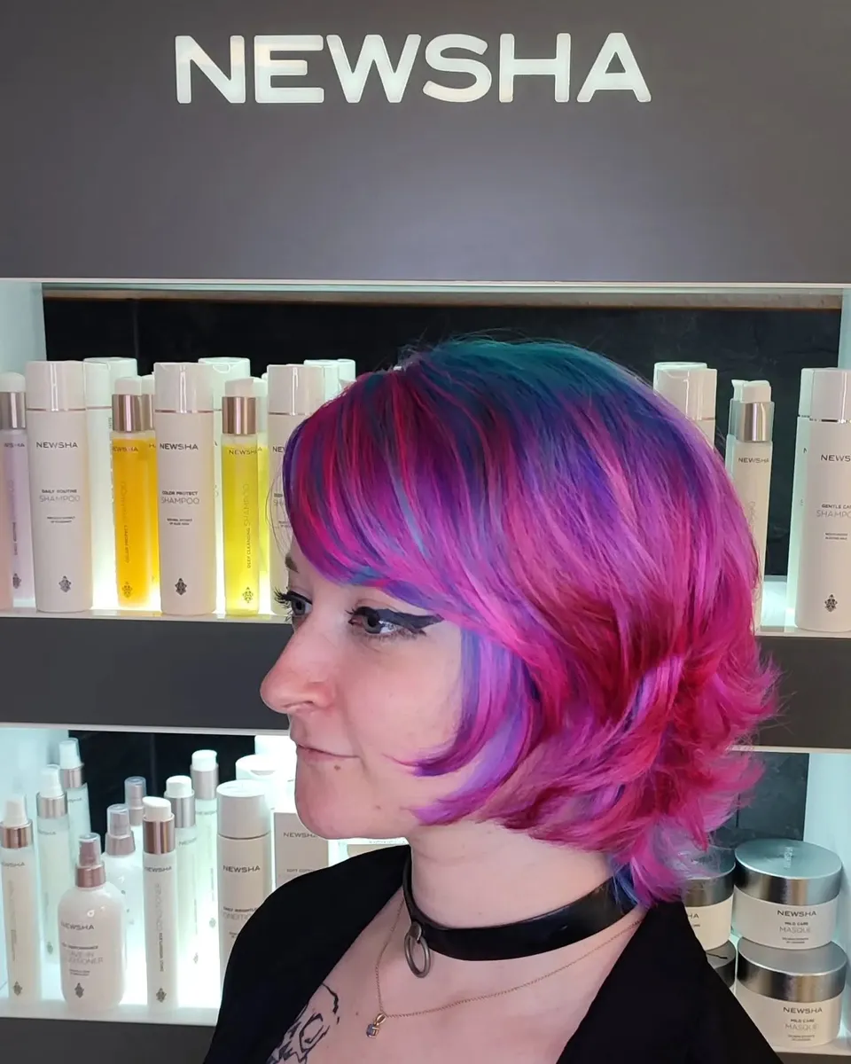 Blau, Türkis & Pink mit Elumen – Salon Spandau