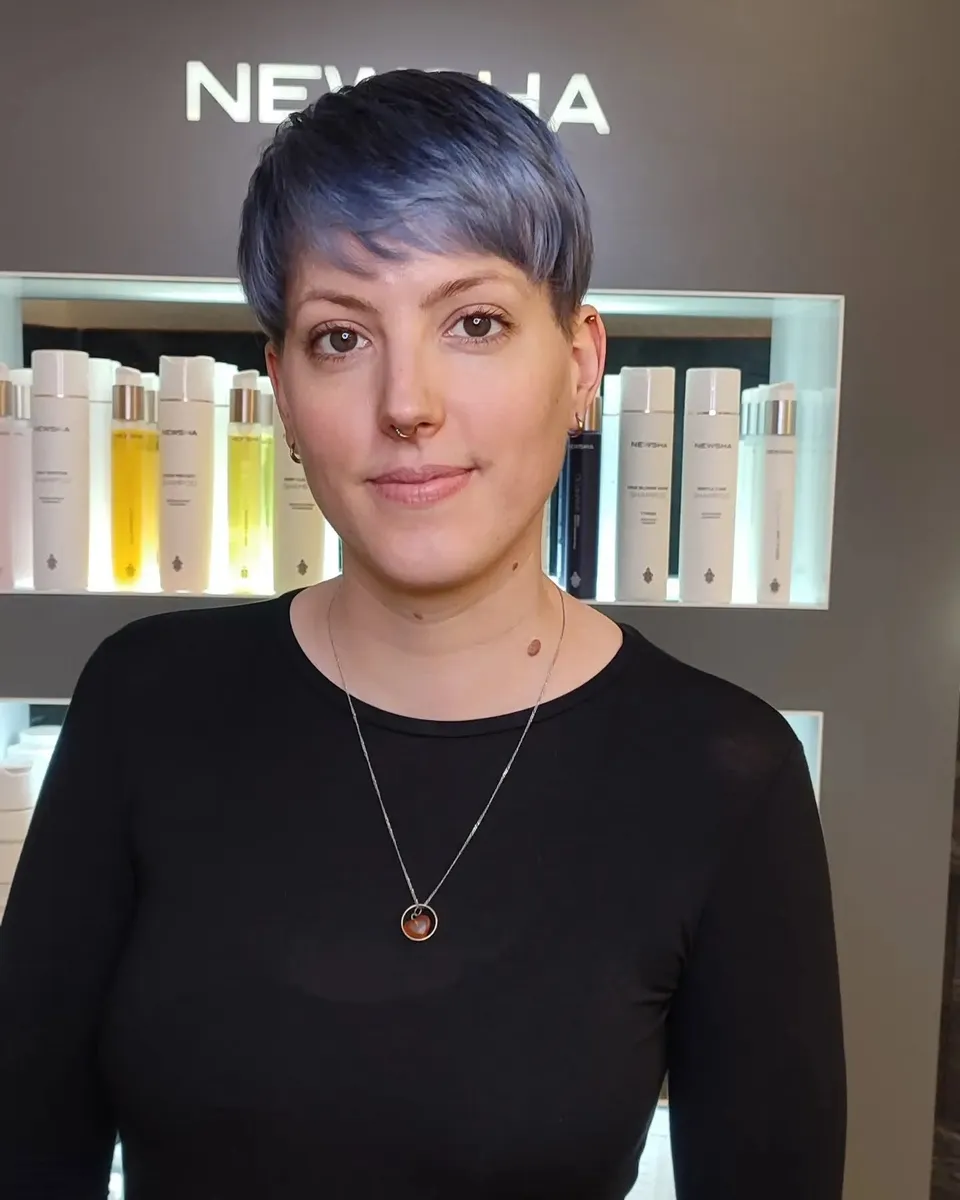 Mutiges Blau mit Elumen – Lina · Salon Spandau