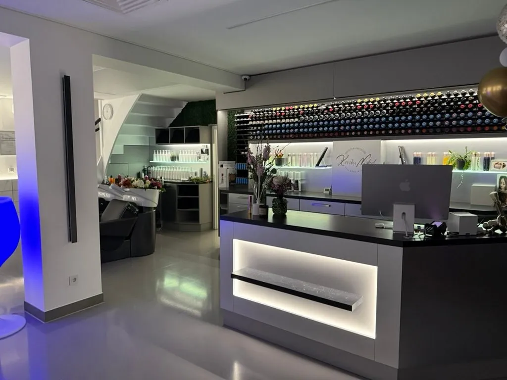 Arbeitsplatz im Salon Nauen